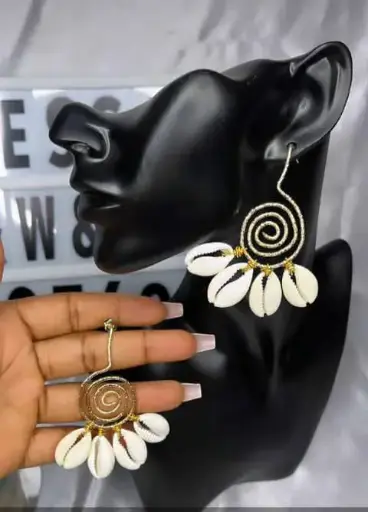 Boucles d'oreilles africaines en coquillages cauris, boucles d'oreilles coquillages